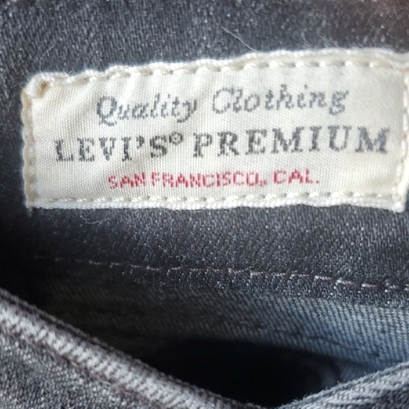 Levi's Premium Black skinny  Overalls with Classic Bib Front and Sturdy Denim - Picture 2 of 15